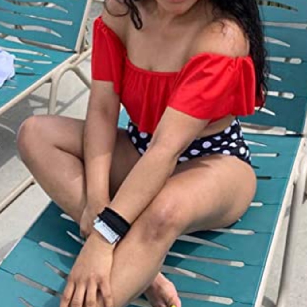 Off the shoulder red and polka dot bikini - Picture 5 of 8